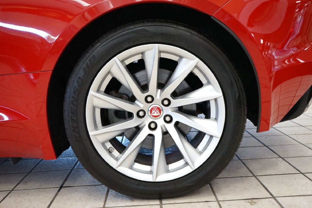 Used 2017 Jaguar F-TYPE Coupe RWD image 53