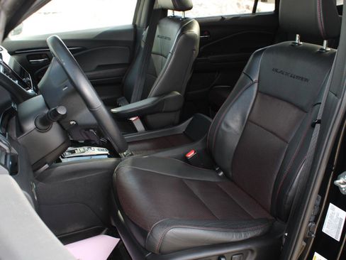 Used 2021 Honda Pilot Black Edition image 17