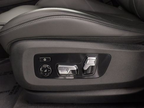 Used 2025 BMW XM AWD/4WD image 43