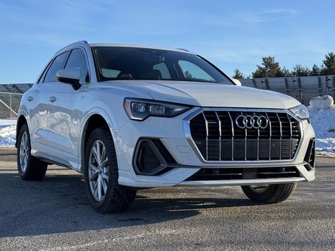 Used 2021 Audi Q3 2.0T Premium w/ Convenience Package image 3
