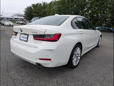 Used 2023 BMW 330e image 9