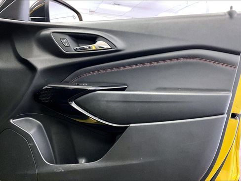 Used 2024 Chevrolet Trax RS w/ Driver Confidence Package image 23