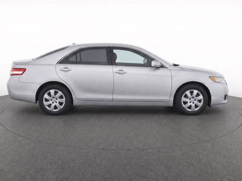 Used 2010 Toyota Camry FWD image 2