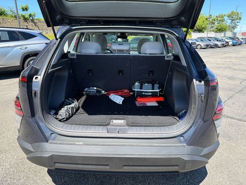 Certified 2025 Hyundai Kona SE AWD/4WD image 11