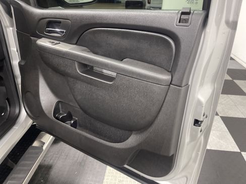 Used 2011 GMC Sierra 1500 SLE w/ All-Terrain Package AWD/4WD image 17