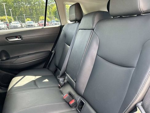 Used 2023 Toyota Corolla Cross XLE w/ Convenience Package FWD image 17