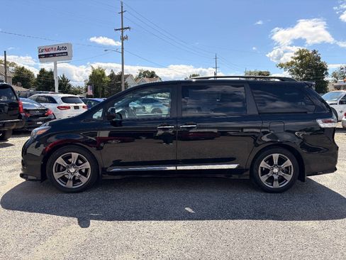 Used 2017 Toyota Sienna SE Premium FWD image 15