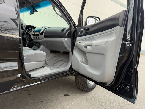 Used 2010 Toyota Tacoma 4x4 Double Cab image 23
