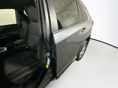 Used 2025 Toyota RAV4 XLE FWD image 12