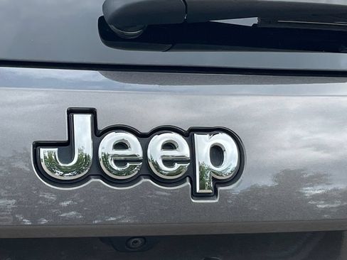 Used 2018 Jeep Grand Cherokee Limited AWD/4WD image 32