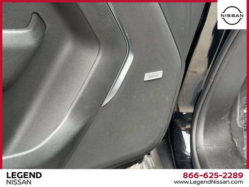 Used 2025 Chevrolet Suburban Premier AWD/4WD image 17