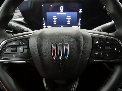 Used 2025 Buick Envista Sport Touring image 16