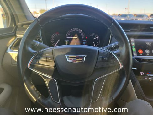 Used 2019 Cadillac XT5 FWD image 18
