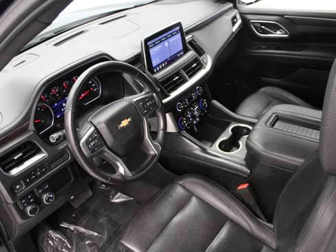 Used 2021 Chevrolet Suburban LT image 19