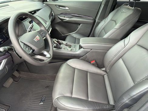 Used 2023 Cadillac XT4 Luxury w/ Cold Weather Package FWD image 4