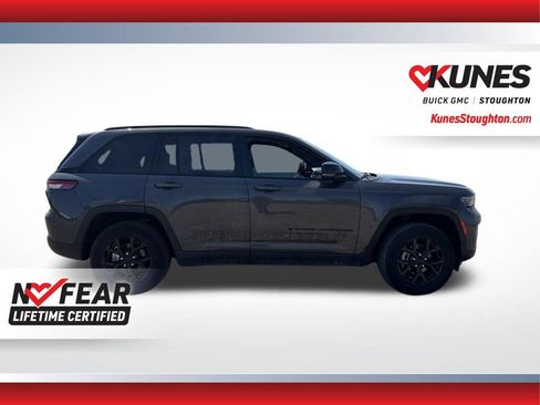 Used 2024 Jeep Grand Cherokee Altitude AWD/4WD image 13
