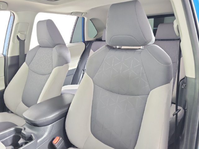Used 2020 Toyota RAV4 XLE w/ Convenience Package AWD/4WD image 20