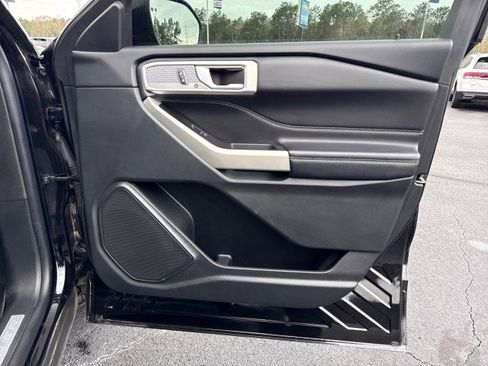 Used 2021 Ford Explorer Limited w/ Equipment Group 301A image 13