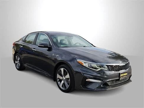 Used 2019 Kia Optima S image 2