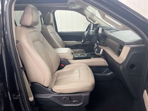 Used 2024 Ford Expedition Limited image 23