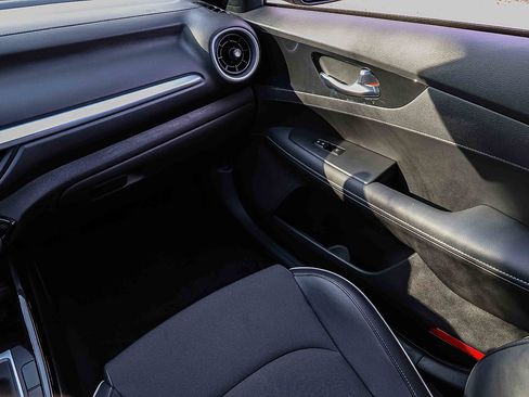 Certified 2023 Kia Forte GT-Line w/ GT-Line Premium Package image 18