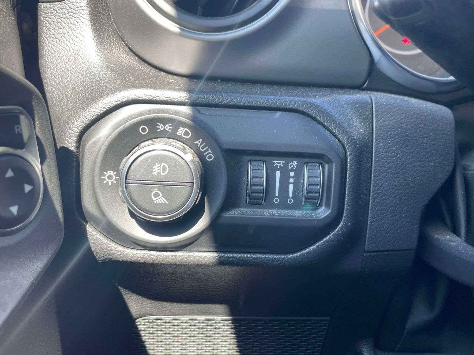 Used 2022 Jeep Gladiator Sport AWD/4WD image 20