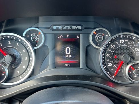 New 2026 RAM 1500 4x4 Crew Cab image 24