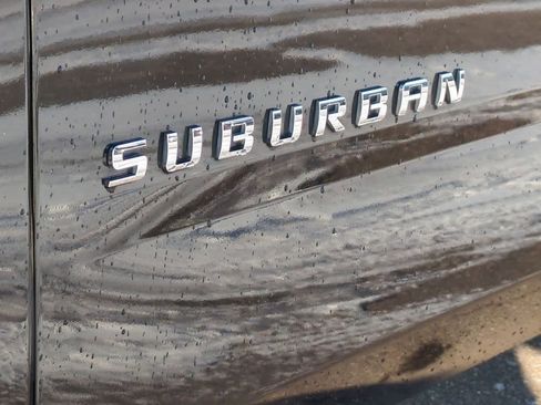 Used 2017 Chevrolet Suburban LS image 12