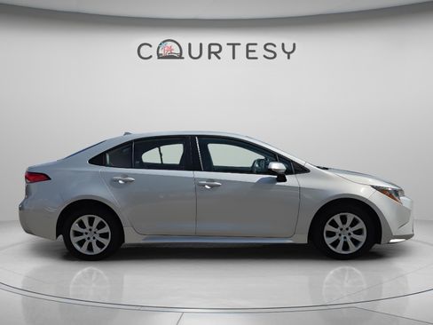 Certified 2024 Toyota Corolla LE FWD image 6