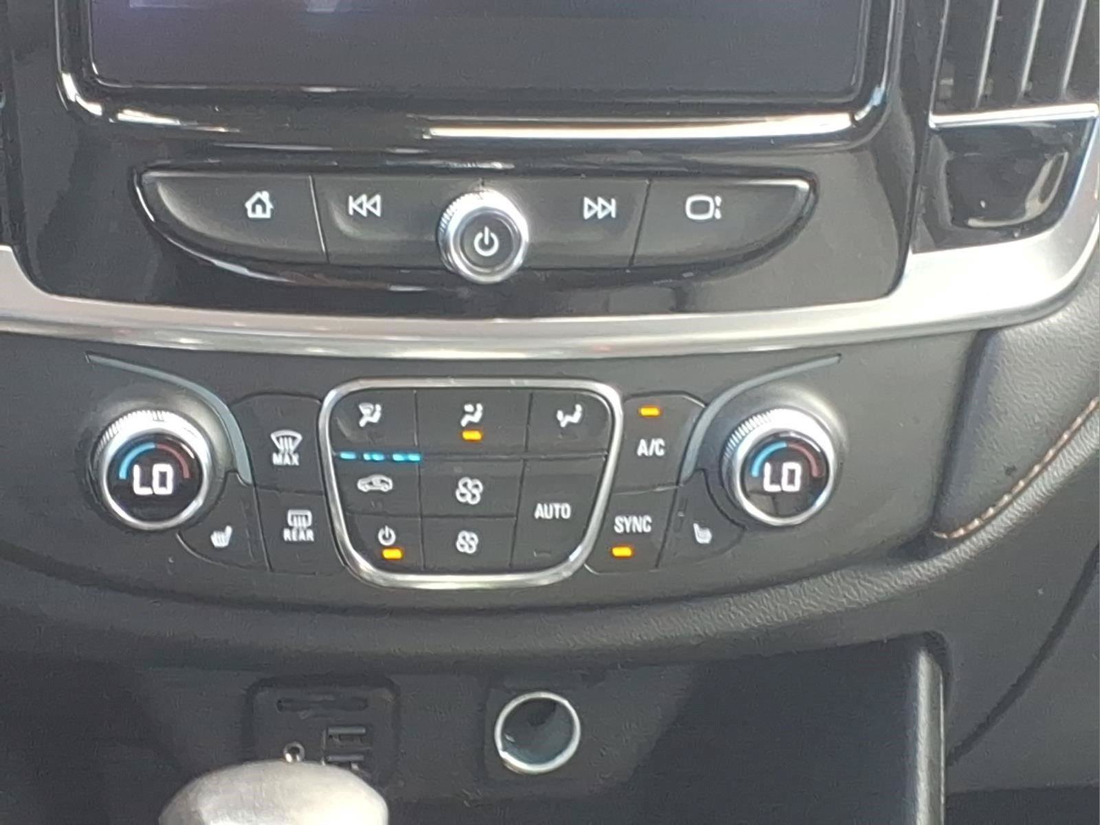 Used 2021 Chevrolet Traverse RS FWD image 13