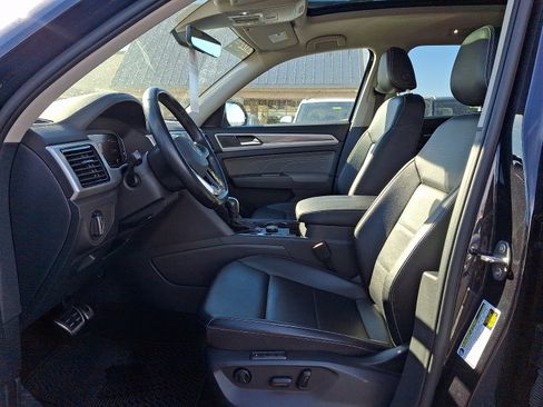 Certified 2022 Volkswagen Atlas SEL R-Line image 14