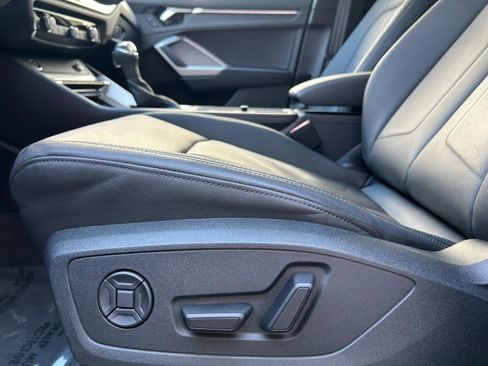 Certified 2025 Audi Q3 2.0T Premium w/ Convenience Package image 18