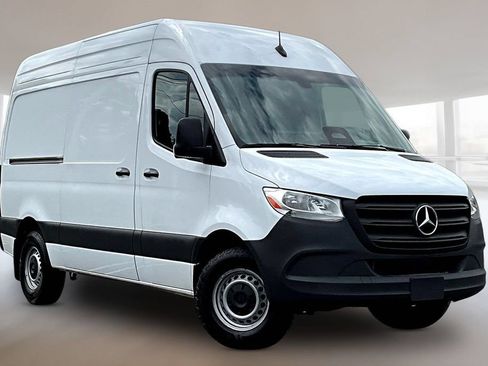 Used 2025 Mercedes-Benz Sprinter 2500 image 1