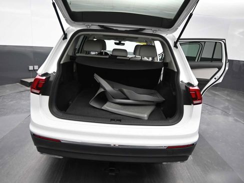 Used 2021 Volkswagen Tiguan SE w/ Panoramic Sunroof Package AWD/4WD image 13