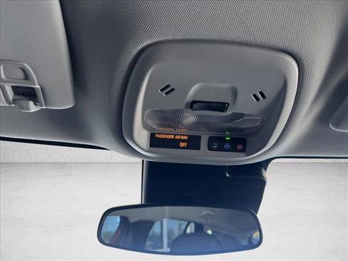 Used 2025 Chevrolet Trax LT w/ LT Convenience Package image 20