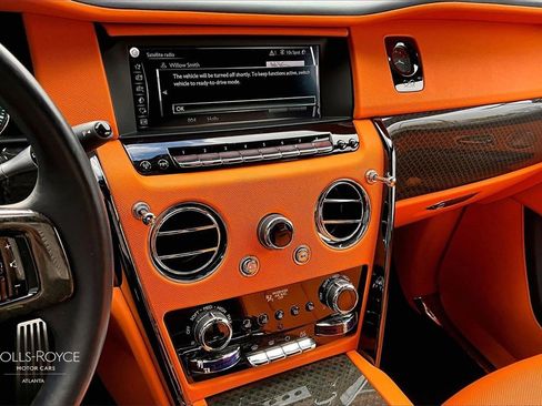 Certified 2021 Rolls-Royce Cullinan Black Badge image 8