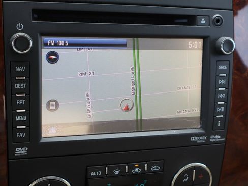 Used 2012 Chevrolet Avalanche LTZ RWD image 16