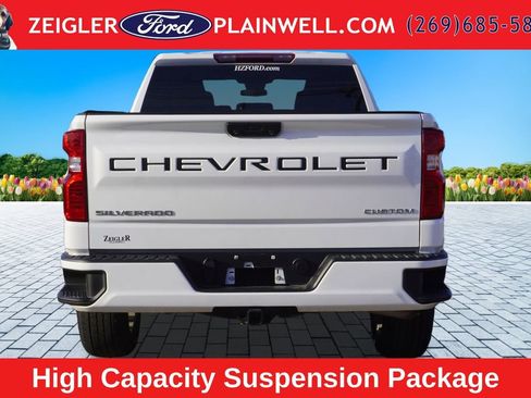 Used 2023 Chevrolet Silverado 1500 Custom AWD/4WD image 4