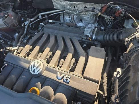 Used 2021 Volkswagen Atlas SE w/ Towing Package AWD/4WD image 13