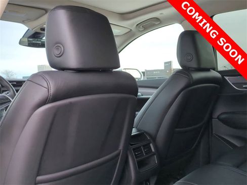 Used 2018 Cadillac XT5 Luxury w/ Driver Awareness Package image 18