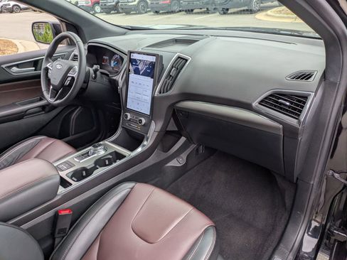 Certified 2022 Ford Edge Titanium w/ Equipment Group 301A image 39