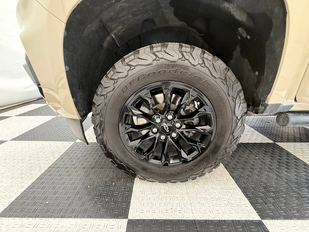 Used 2022 Chevrolet Colorado Z71 AWD/4WD image 10