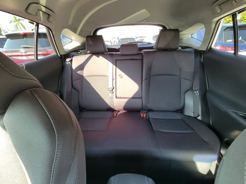 Used 2021 Toyota Venza LE image 14