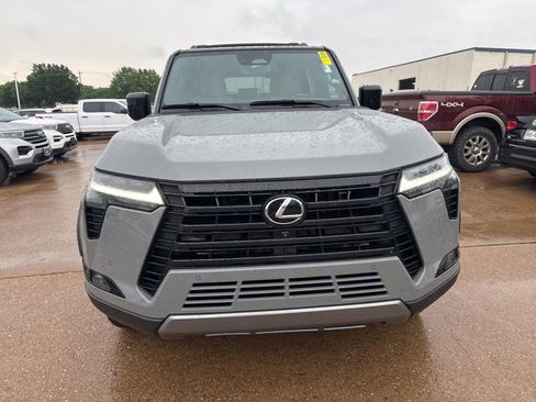 Used 2024 Lexus GX 550 AWD/4WD image 2