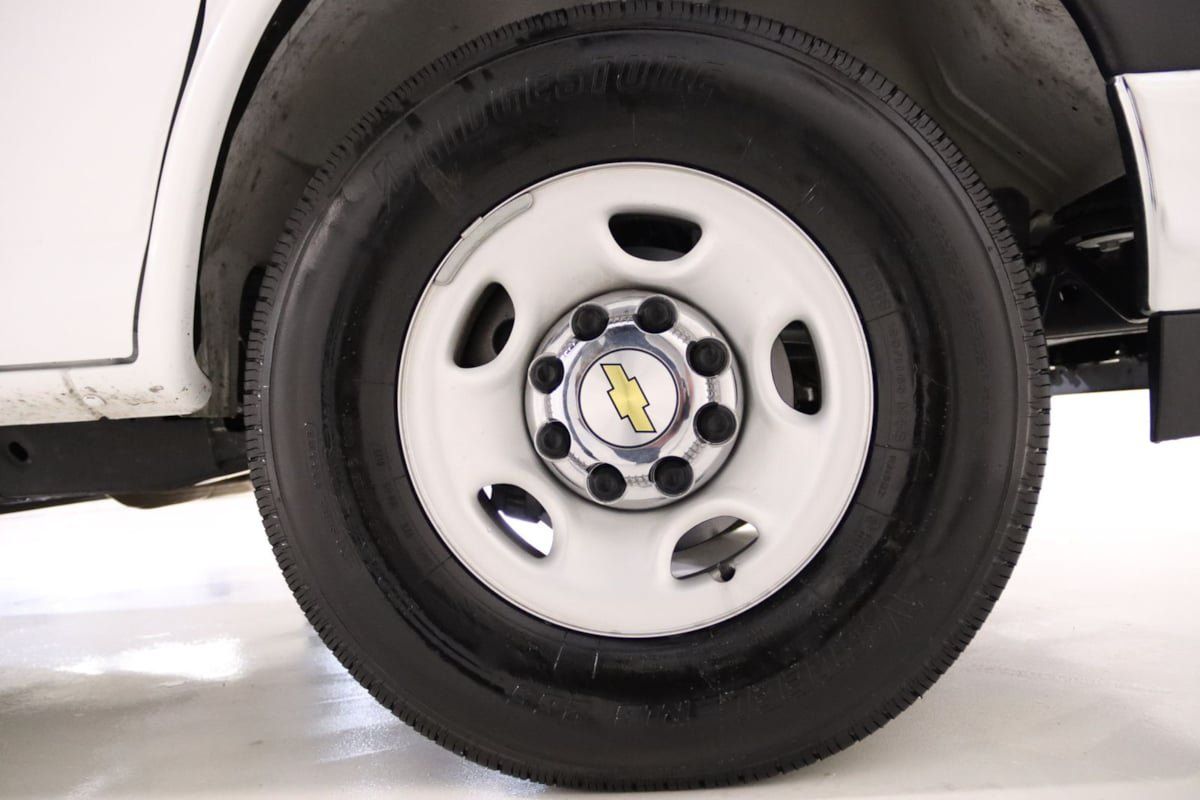 Used 2025 Chevrolet Express 3500 LT w/ LT Preferred Equipment Group RWD image 69