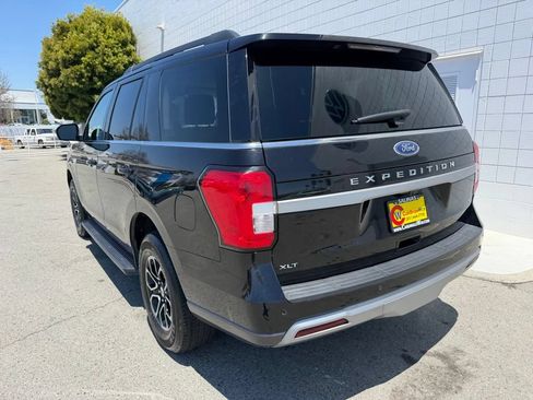 Used 2024 Ford Expedition XLT RWD image 4