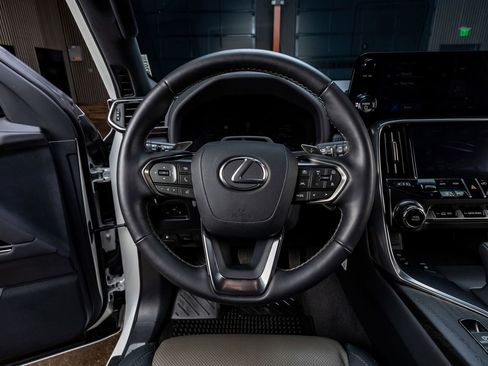 Used 2025 Lexus LX 700h Overtrail w/ Accessory Package (Z1) image 15