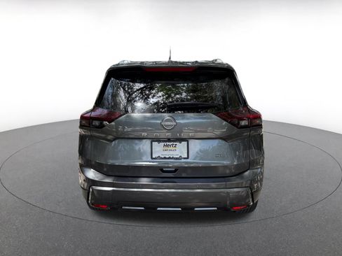 Used 2026 Nissan Rogue SL FWD image 6