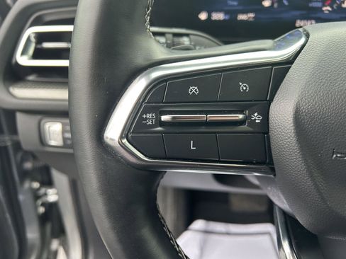 Certified 2025 Chevrolet Traverse LT image 20