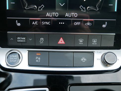 Used 2022 Audi Q7 Premium Plus image 21